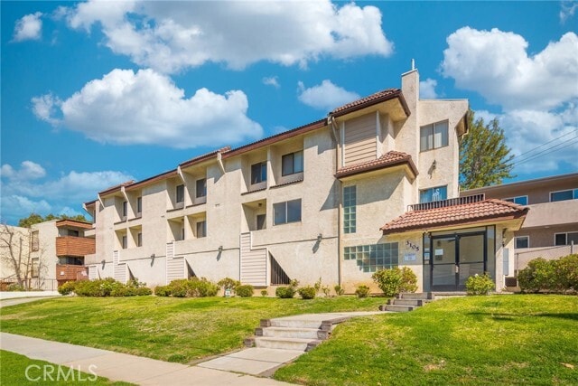Photo - 3105 Montrose Ave Townhome
