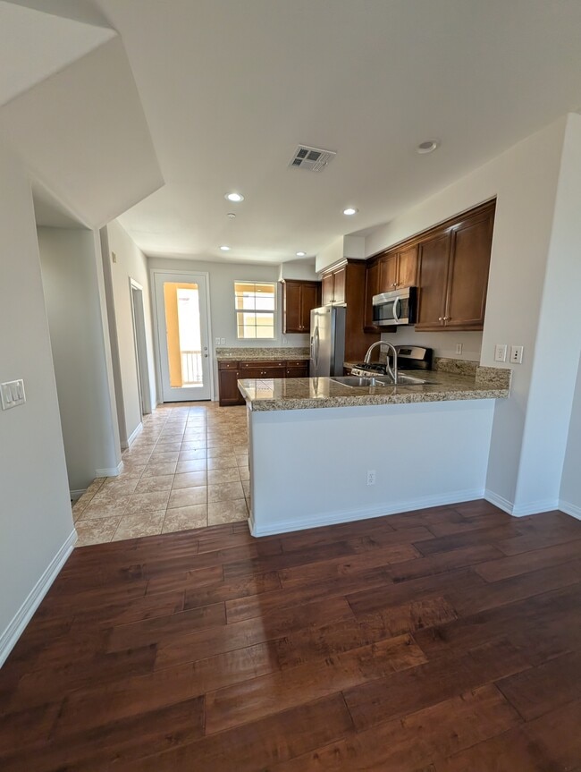 Photo - 1423 Abelia Unit Beautiful 3-Bedroom Condo for Rent in Irvine