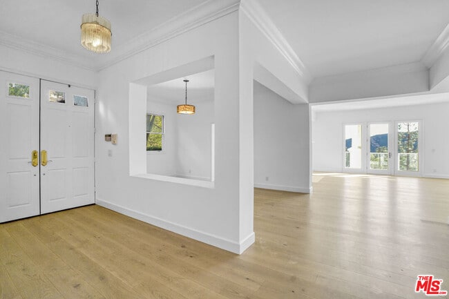 Photo - 2020 Palisades Dr