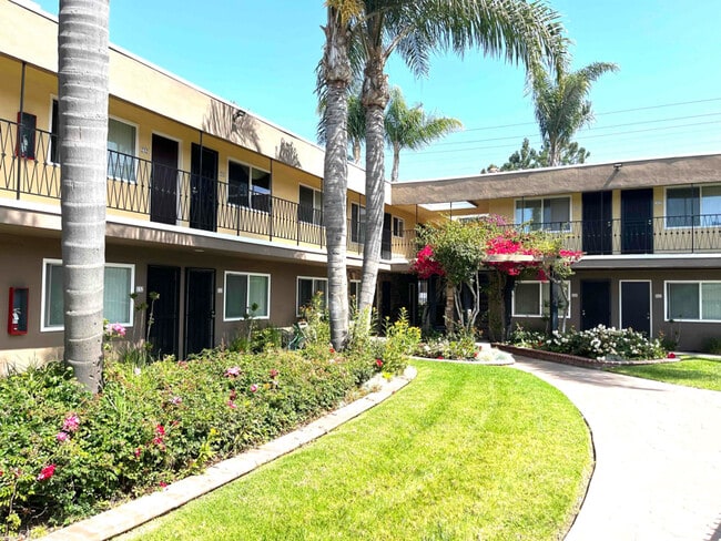 Photo - 4020 Rosecrans Ave Unit A