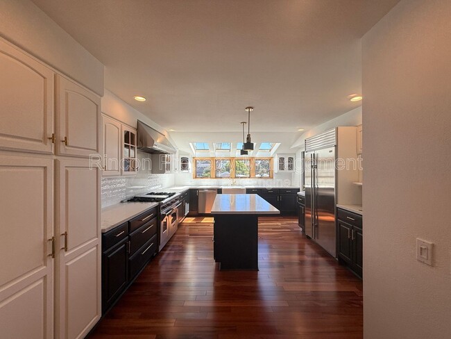 Building Photo - 2462 Pierpont Blvd