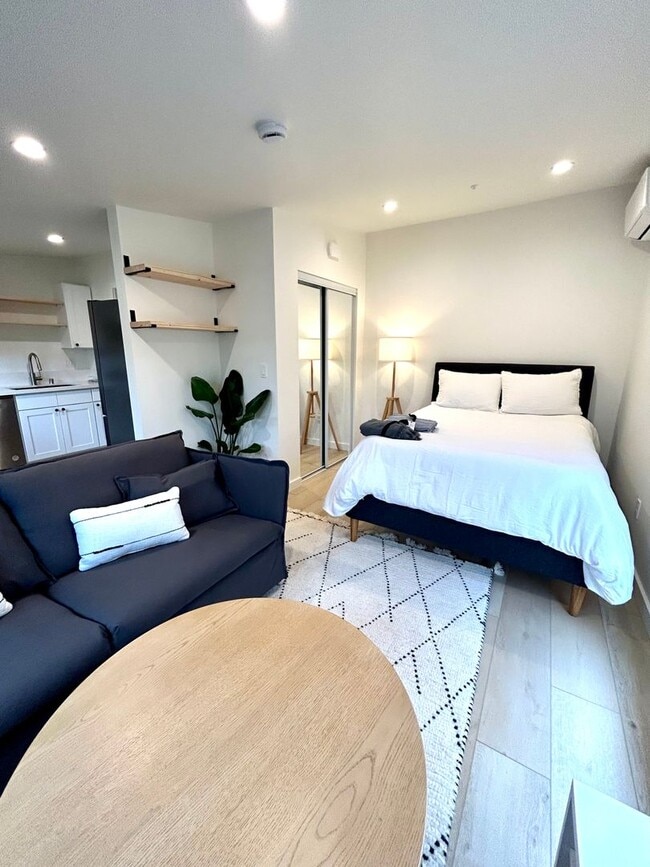 Photo - Studio - Downtown Santa Barbara Unit 510 Chapala St. Apt. #11