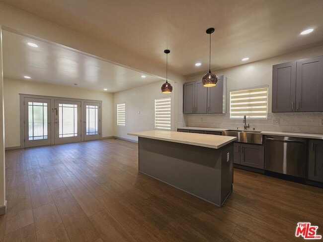 Photo - 2828 Leeward Ave