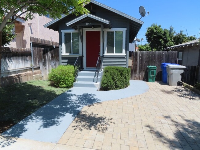 Building Photo - LOUISIANA Unit 4157