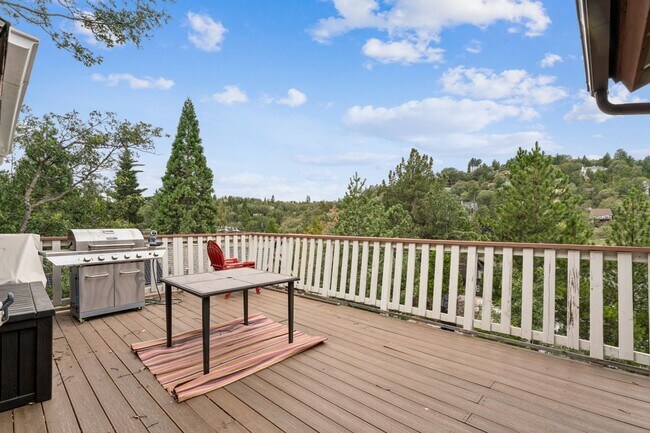 Photo - 1301 Calgary Dr