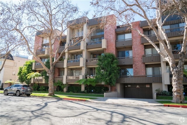 Building Photo - 141 S Linden Dr Unit 203 Rental