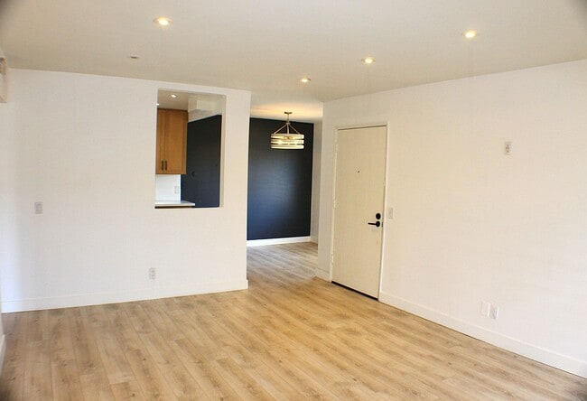 Photo - 1150 S Meadow Ln Unit 49