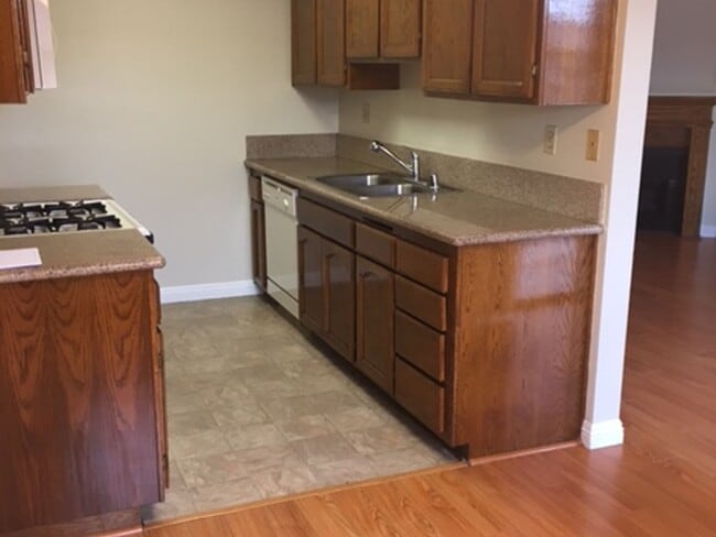 Photo - 449 E Providencia Ave