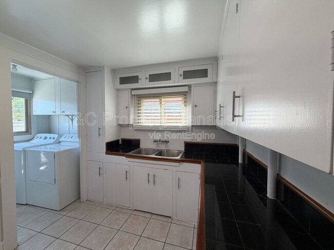 Photo - 2263 Soto St