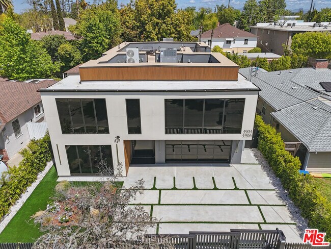 Photo - 4904 Van Noord Ave