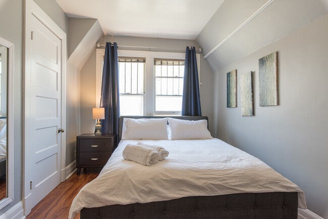 Photo - 1023 W 24th St Unit Room A