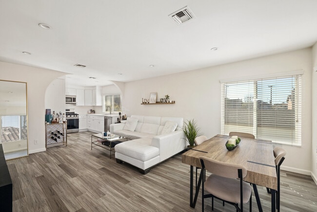 Building Photo - 205 S Lucia Ave Unit B Rental