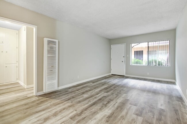 Photo - 4733 Orion Ave