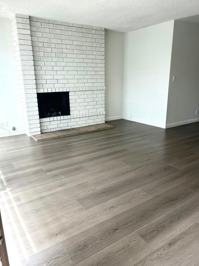 Building Photo - 794 N Shattuck Pl