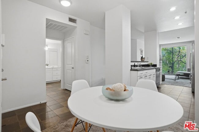 Photo - 6400 Crescent Prk E Unit 301