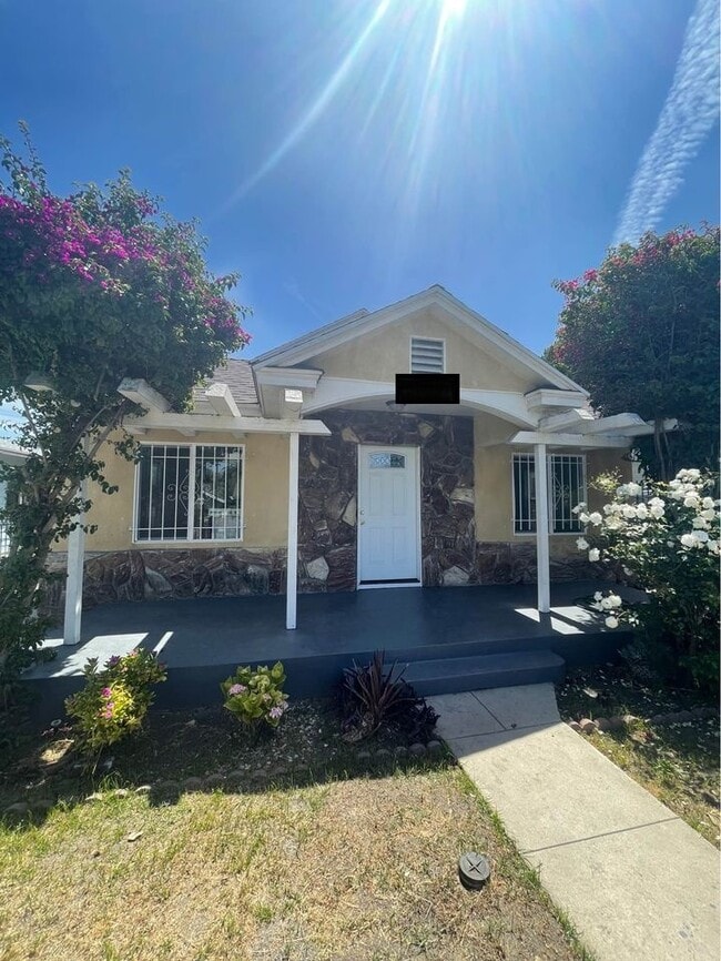 Building Photo - 5322 2nd Ave Unit 4