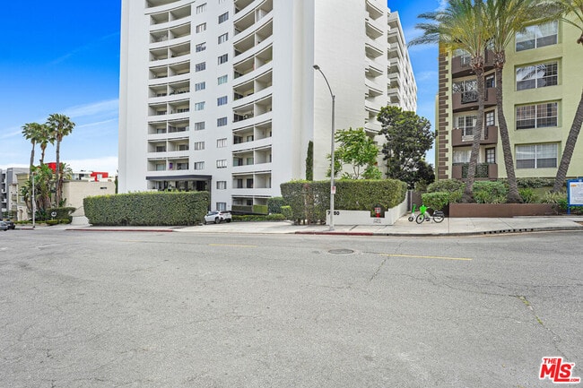 Photo - 7250 Franklin Ave Unit 503