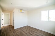 Photo - 1346 S Dunsmuir Ave Townhome