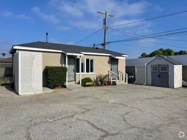 Building Photo - 2709 1/2 W 182nd St Rental