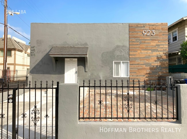 Photo - 923 W 41st Dr Unit 923