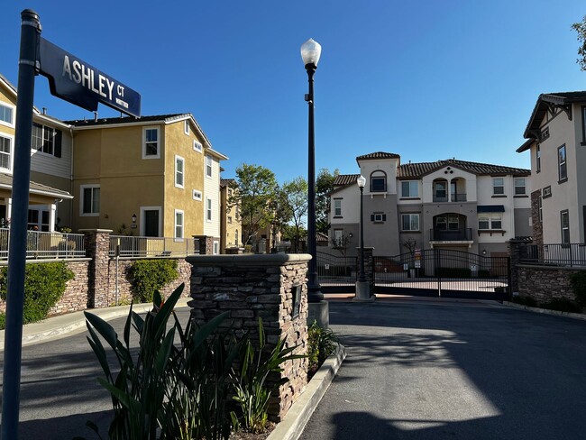 3 Bed 3 Bath Condo for Rent at the Whittie... - 3 Bed 3 Bath Condo for Rent at the Whittie...