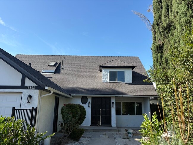 Building Photo - 19308 Valerio St