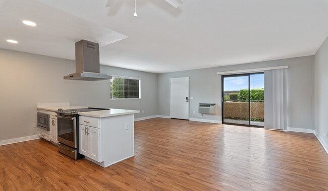 Dining room adjacent to the kitchen - Hidden Cove Apartments
