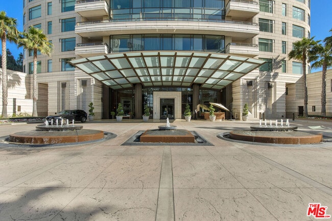 Building Photo - 1 W Century Dr Unit 24A & 24D