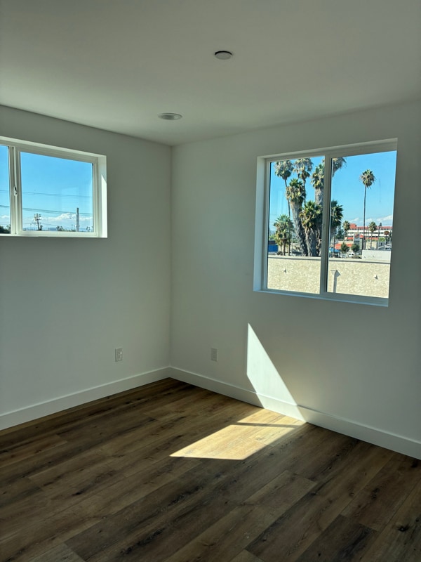 Photo - 449 W 74th St