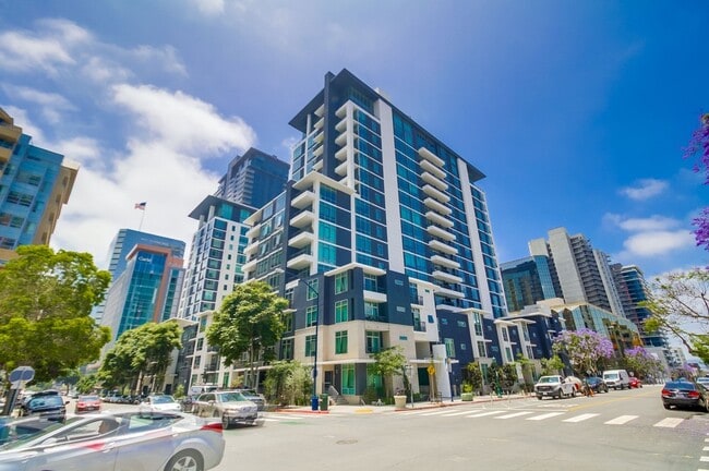 Photo - 425 W Beech St Condo Unit 1751