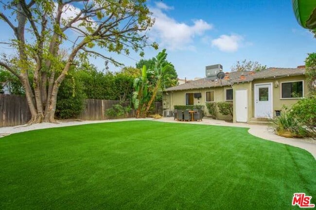 Photo - 4437 Vantage Ave