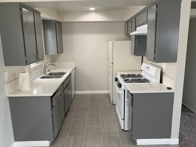 Building Photo - 813 15th St Unit 813