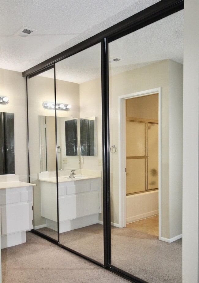 Photo - 10321 Azuaga St