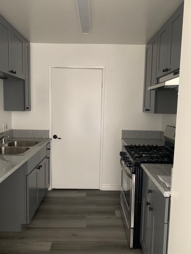 Photo - 943 Arapahoe St Unit 304