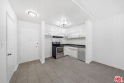 Photo - 425 S Kenmore Ave Unit 111