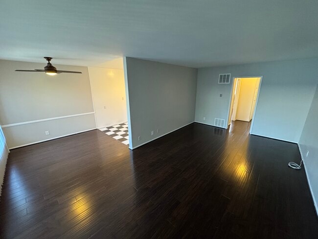 Photo - 5420 Russell Ave