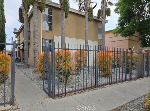 Photo - 423 E 82nd St Townhome