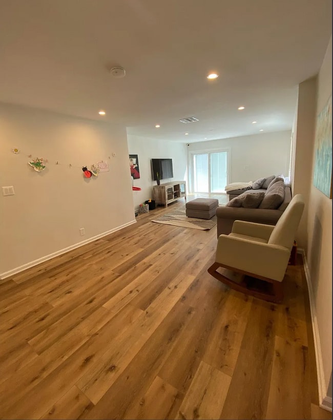 Photo - 5840 Allott Ave