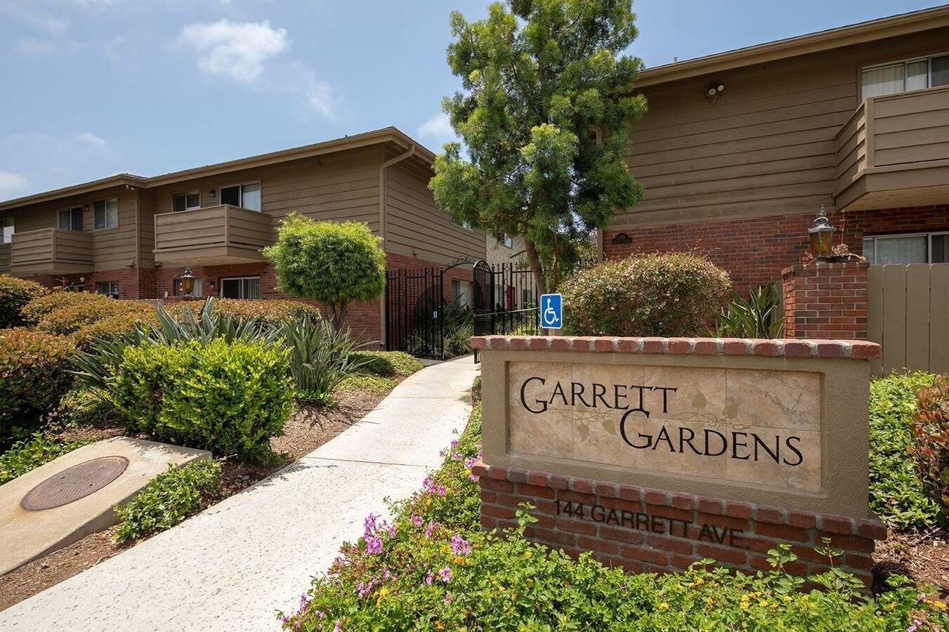 Photo - Garrett Gardens Apartments
