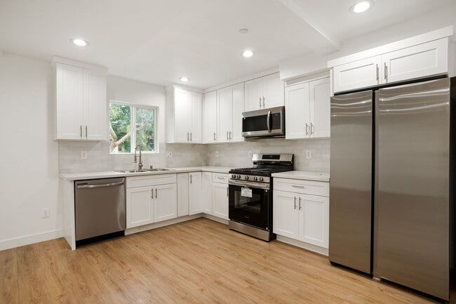 Photo - 4232 Rosewood Ave Unit 4232