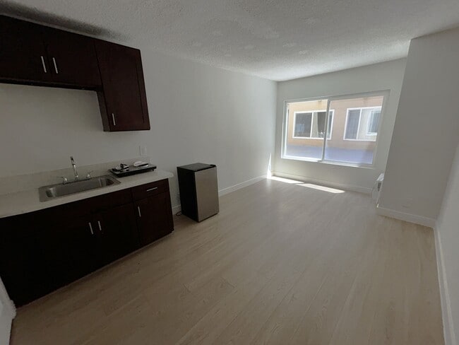 Photo - 535 S Catalina St Unit 110