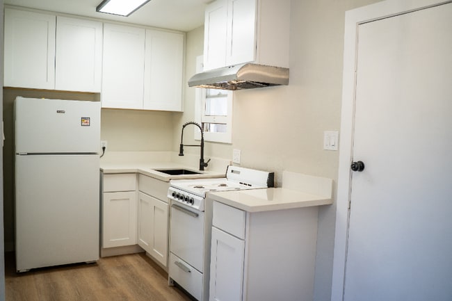 Photo - 4155 Elm Ave Unit B