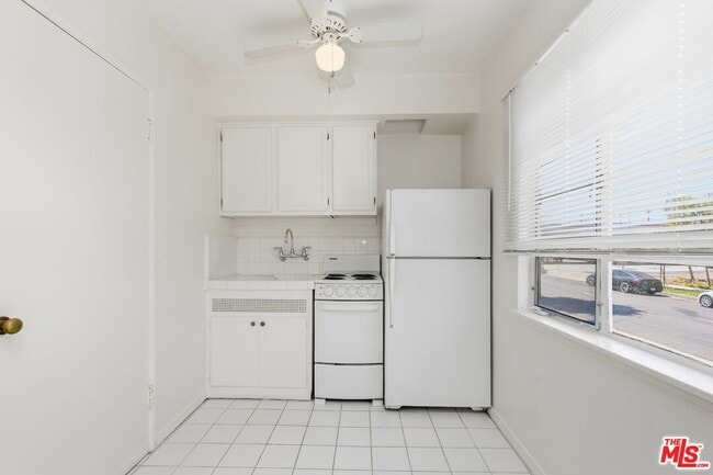 Photo - 1748 Malcolm Ave Unit 1