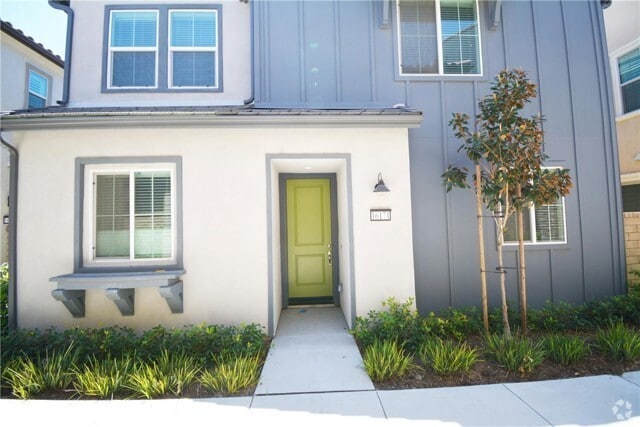 Building Photo - 16171 Paddock Ave Rental