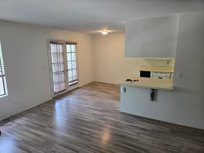 Photo - 5006 Collwood Way Unit 92