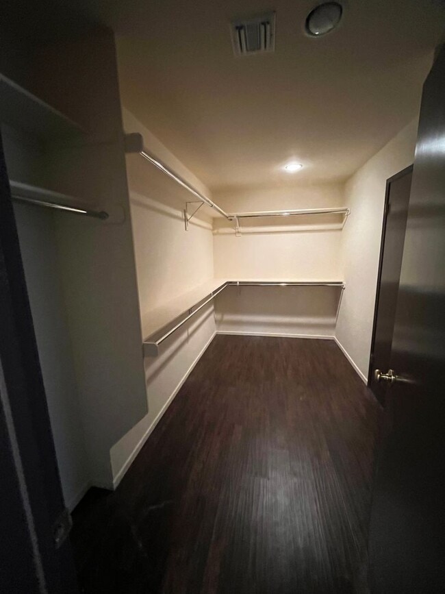 Photo - 4 bedroom and 4 bathroom house in LA Canad...