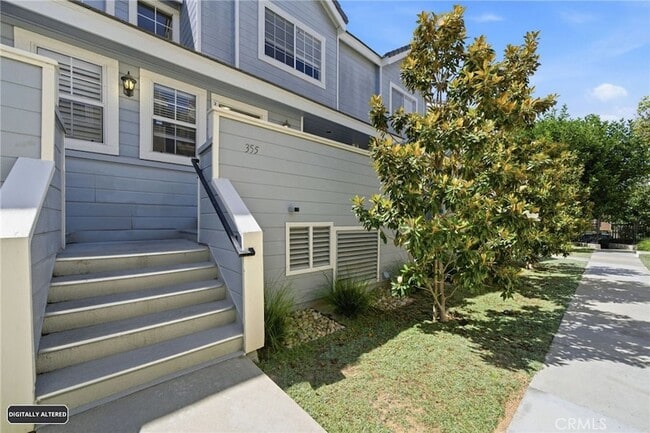Building Photo - 2800 Plaza del Amo