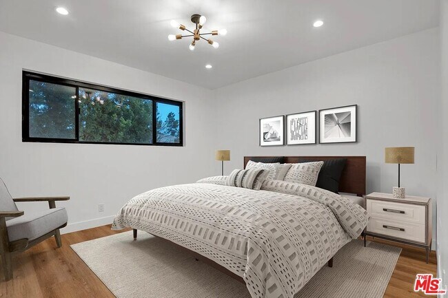 Photo - 950 Havenhurst Dr Unit 6