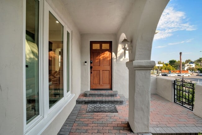 Photo - 2148 Prosser Ave