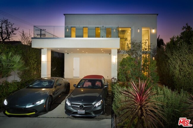 Photo - 721 N Spaulding Ave